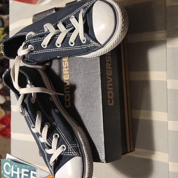 Converse - Picture 1 of 5